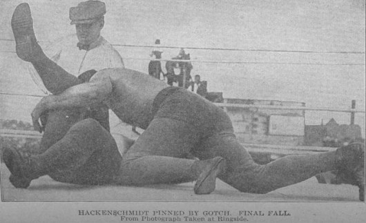 Le catch était un divertissement populaire, y compris en France, à la fin du 19e et au début du 20e siècle