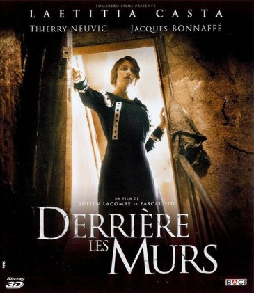 Derrière les murs